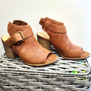 Time and Tru size 6 Booties